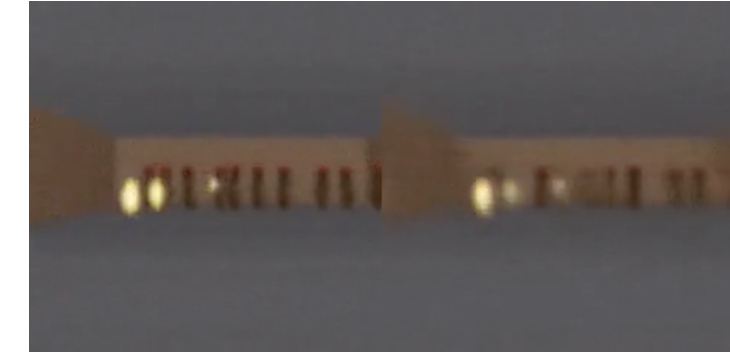 World Models 的 VizDoom 运行帧展示在梦境模型中训练的控制器回到真实游戏环境后的行为。